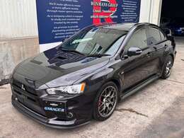 来店予約で成約を頂いたお客様には当店オリジナルの除菌消臭プランをプレゼント！車内の気になる臭いを解消するためにオゾン発生器を使用し、強力に除菌脱臭し二酸化塩素除菌消臭剤 SEAL OFFを使用して消臭します。