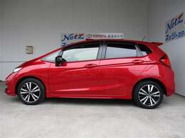 トヨタのロングラン保証は年式問わず、走行距離無制限、1年間の無償保証（保証項目はスタッフにお尋ねください）有料で2年の延長保証可能（無償1年＋有償2年）＝合計3年の保証がございます