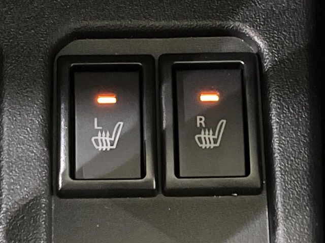 【シートヒーター】寒い日に重宝するシートヒーター！エアコンより早く温まってくれるので寒がりの人も安心ですね♪エアコンの温風は乾燥するから苦手、という方にもをおすすめです。