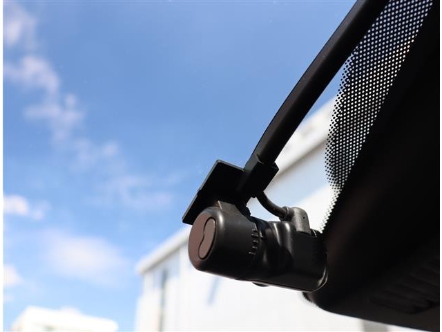 ご来店いただければ軽自動車からスポーツカー、1ボックスやセダンや輸入車などパソコンひとつで850台すべての在庫をご覧いただくことができます！