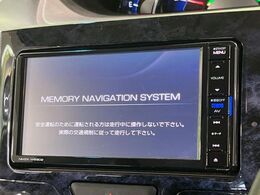 【純正ナビ】人気の純正ナビを装備しております。ナビの使いやすさはもちろん、オーディオ機能も充実！キャンプや旅行はもちろん、通勤や買い物など普段のドライブも楽しくなるはず♪