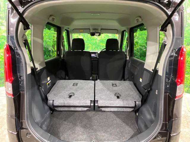 普段のお買い物や通勤、送迎等に十分な荷室スペースを確保しております。セカンドシートを倒すと、大きな荷物の積載も可能です♪