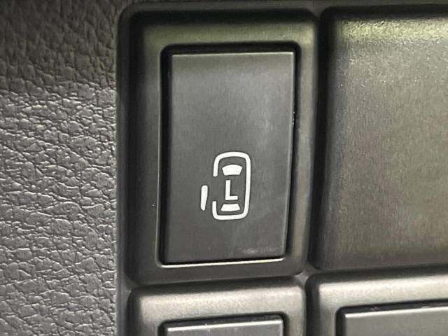 【パワースライドドア】スマートキーや運転席のスイッチでスライドドアの開閉が可能♪電動だから力を入れてドアを開ける必要が無く、小さいお子様でも、重い荷物を持っている時もラクに開け閉めできます♪