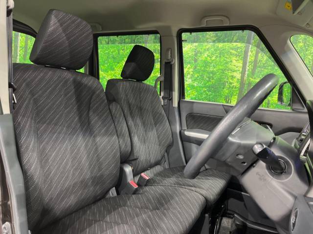 運転席シート廻りは使用感も少なく、良好な状態となっています。丁寧に使われていたことがよくわかりますね。