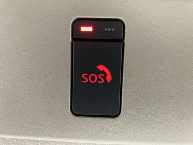 急病時や危険を感じた時、SOSコールを押すと専門オペレーターに繋がり、警察や消防への連携をサポートしてくれます。（入会手続きが必要です）