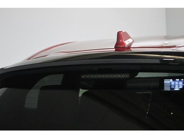 目線の高さに近いストップランプが、後続車にブレーキを踏んだことを知らせるので安全性もUPします。