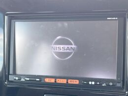 【純正ナビ】人気の純正ナビを装備しております。ナビの使いやすさはもちろん、オーディオ機能も充実！キャンプや旅行はもちろん、通勤や買い物など普段のドライブも楽しくなるはず♪