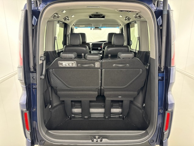 広大なカーゴスペース。週末のお買い物。長期旅行のたくさんの荷物もラクラク