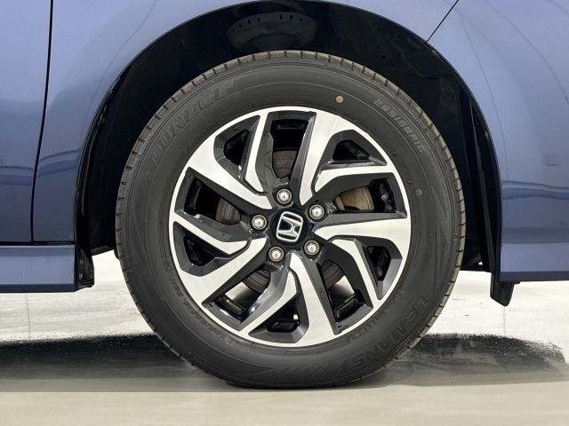 ボディースタイルに合った、純正アルミホール