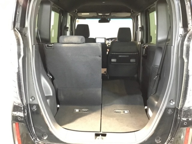 日常からお出かけまで、さまざまなシーンにあわせて変化する多彩なシートアレンジ。