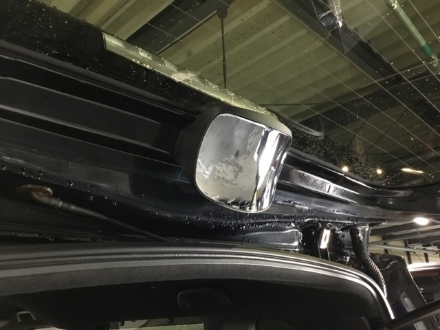 【後方視角支援ミラー】視界に入らないからこそ、見落としたくない。後方視角支援ミラーは、小さな不安を見逃さない。安全性と使いやすさの両立を実現しました。