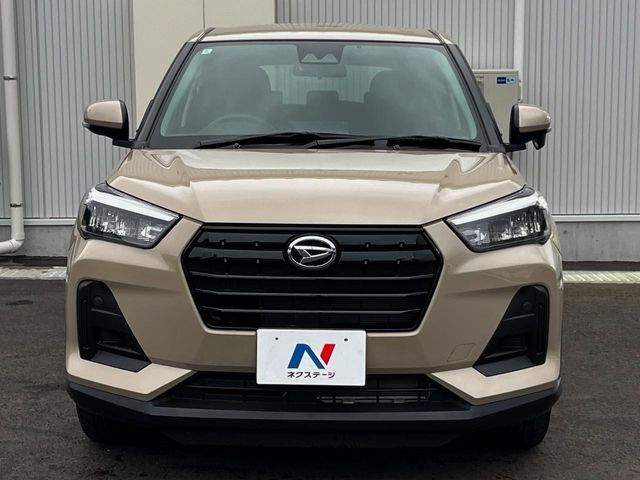 弊社では、全車『修復歴なし』のお車のみ取り扱っております。専任バイヤーによる厳選した仕入れの後、入庫後の車両チェックを行い、ネクステージが認定した高品質な中古車をご提供しております。