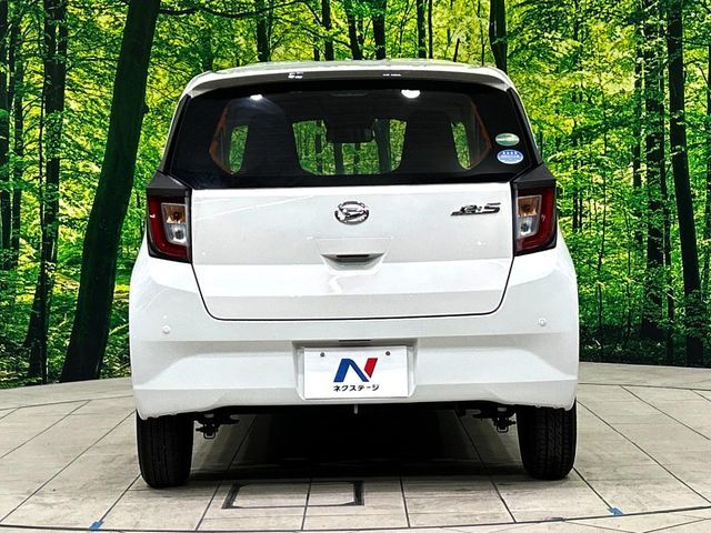 安心の最長10年・走行無制限保証（有償）をご用意。保証内容も充実はもちろん、無料点検＆オイル交換や、年中無休の全国・24時間ロードサービスも付帯されておりますのでご安心下さい。