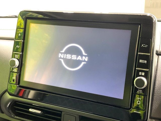 【純正9型ナビ】人気の純正ナビを装備。オーディオ機能も充実しており、Bluetooth接続すればお持ちのスマホやMP3プレイヤーの音楽を再生可能！毎日の運転がさらに楽しくなります！！