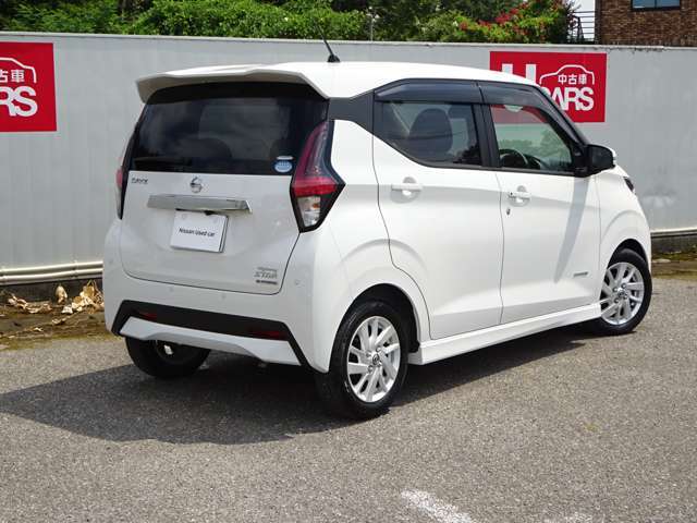 安心！1年間走行無制限の無料保証付♪全国の日産ディーラーで整備や保証などメンテナンスが受けられます♪期間延長も承りますのでお気軽にご相談ください♪　※一部3ヶ月保証の車両があります。