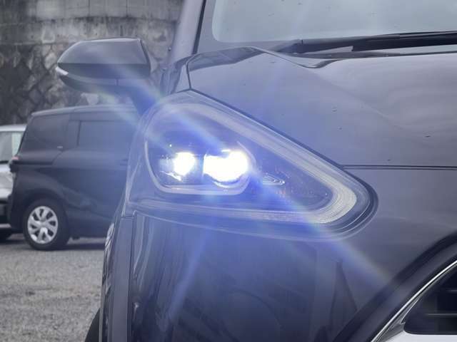 【LEDヘッドライト】白い光で視界良好♪玉切れの心配もほとんどありません♪