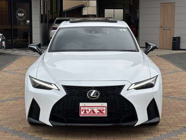 弊社は新車、中古車の販売、車検工場、板金塗装工場を完備し、様々な業務を行っております！納車後のアフターフォローもお任せ下さい！