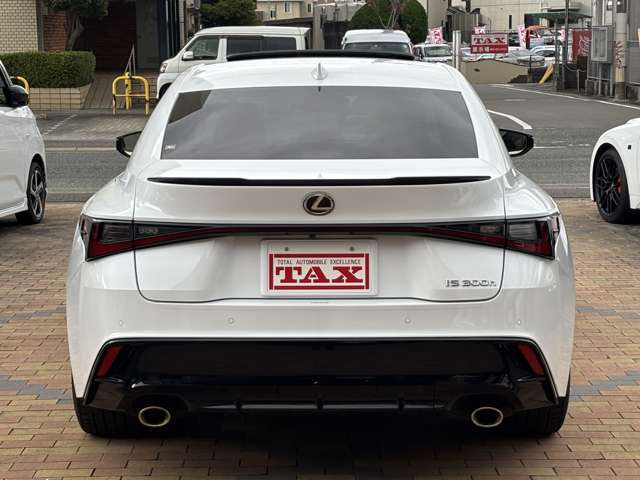 内装の状態や装飾品の可動も確認します！ネット上では分からない臭いや汚れも率直にお答えしますので、お気軽にお問い合わせ下さい！お客様へ心よりおすすめできる、納得頂ける車両のみ取り扱っております！！