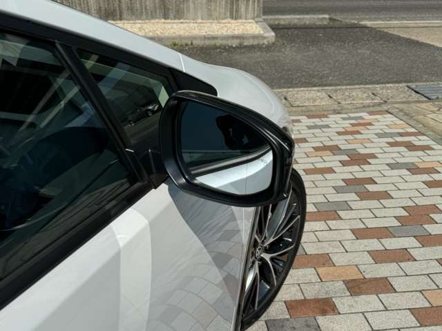 見やすいドアミラーになっておりブラインドスポットモニターもついてるのでより安心してお乗り頂けます☆