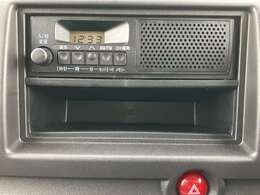 FM・AMラジオチューナーで運転中も道路情報などを聴くことが出来ます。