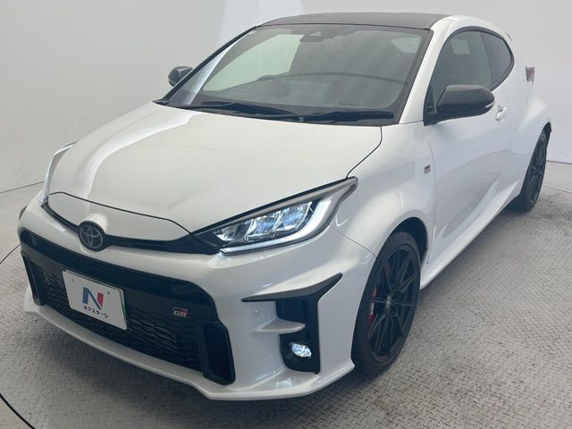 大好評のボディコーティング「弾スプラッシュコート」もご納車までに施工可能。通常のガラスコートと異なる、耐久年数6年の無機質ガラスコーティングが、ボディをキレイな状態に保ってくれます。