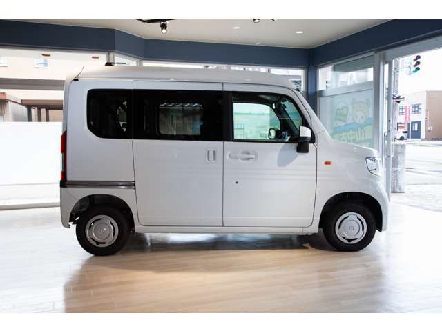 遠方の方でも弊社指定の陸送会社にて『ご自宅』まで納車が可能！お住まいの地域により料金が変動致します。
