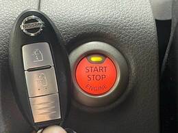 【インテリキー】キーを身につけている状態であれば、ドアに付いているスイッチを押すだけで、ドアロックの開閉ができる機能。エンジン始動も便利ですね♪