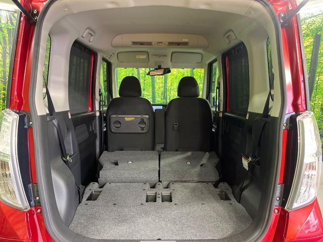普段のお買い物や通勤、送迎等に十分な荷室スペースを確保しております。セカンドシートを倒すと、大きな荷物の積載も可能です♪