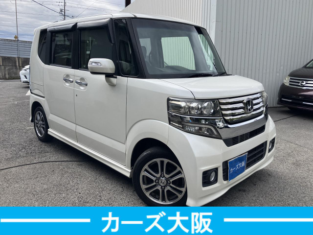 気になる方には、各キズ1箇所につき30000円で綺麗に板金塗装をしてからのお渡しも可能です。ルーフ・サイドステップは1箇所50000円になります。