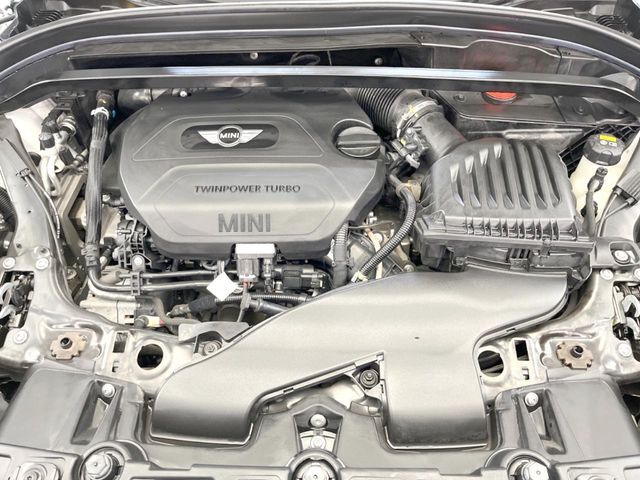 ●当店では、各メーカーの専用診断テスターを導入。国家資格を持つテクニカルスタッフも常駐しておりますので、万が一の際にも安心してご利用いただけます。