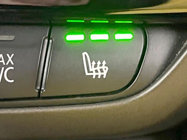 ●フロントシートヒーティング：運転席・助手席共に三段階で調節が可能なシートヒーターを装備しております。季節を問わず快適にご使用いただけます。