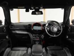 ■高年式、低走行、装備や価格に魅力があるなど、専門店の目線で厳選した高品質なミニのみ厳選し、約250台以上の新旧ミニの中からお気に入りの1台をお選びいただけます■マッチした1台がきっと見つかりますよ♪