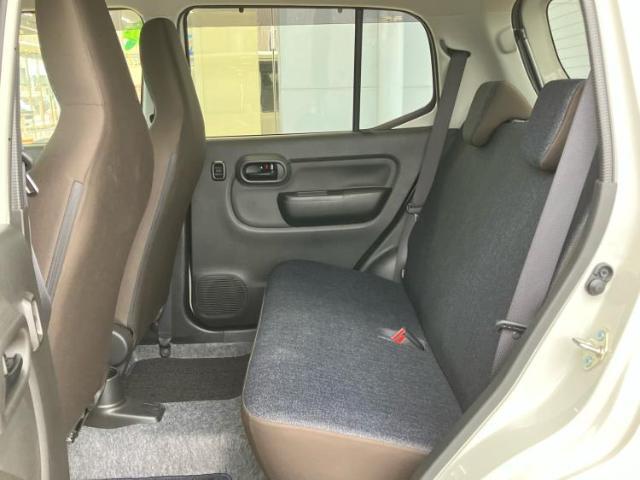 WECARSでは各商談席に大型モニターをご用意しております！見やすい大画面でゆったりと全国の在庫をご覧いただけます！是非ご来店お待ちしております！