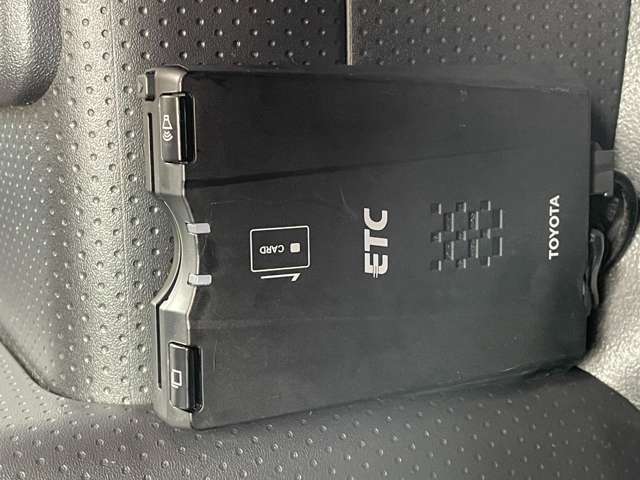 「ETC車載器」　料金所での通行券の受け取りや料金の支払いのための、一時停止や現金のやりとりが不要♪停車が不要になることによる渋滞緩和にも威力を発揮します♪セットアップもカーチスにお任せください♪