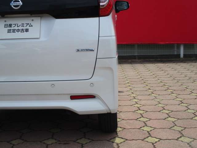 前後コーナーセンサー付です。駐車場も安心できます。