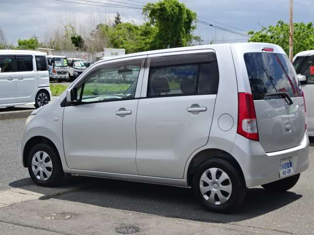 乗用車のほかにも、トラックや商用車などお仕事に活躍する車も多数展示！見応えのある当社へ是非ご来店下さい！