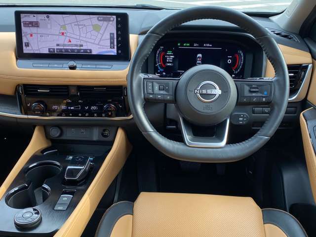 エクストレイルの運転席周りの画像です。興味がわいて来ませんか？ゆっくり、じっくりご覧下さい。