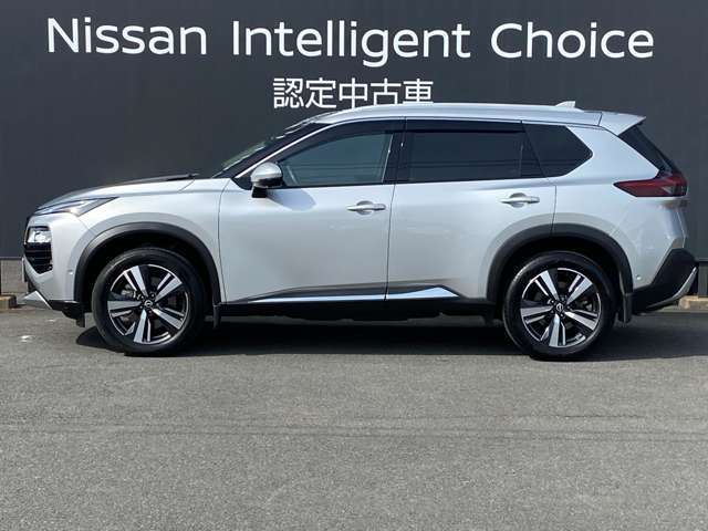 エクストレイルの横からの画像です。当店は全車　整備・保証付なので安心してご検討頂けます。次の画像でもお待ちしております。