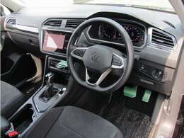 シンプルながら落ち着いていて飽きのこないインテリアはフォルクスワーゲンらしさを表します！