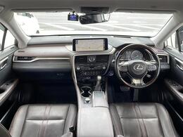 【インパネ全体】全方位で視界が広く、高い目線で運転もしやすいです！