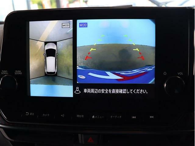 【全方位カメラ】アラウンドビューモニターは真上から見下ろした様に車の周囲を表示することで、駐車時の安全性と利便性を高めます。