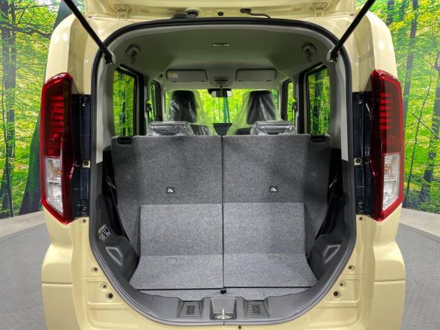 普段のお買い物や通勤、送迎等に十分な荷室スペースを確保しております。セカンドシートを倒すと、大きな荷物の積載も可能です♪