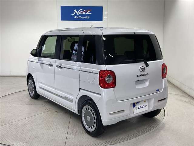 ふだん使いはもちろん、ちょっとしたおでかけにもぴったりで、だれにとっても乗り降りしやすく、あつかいやすいクルマです。