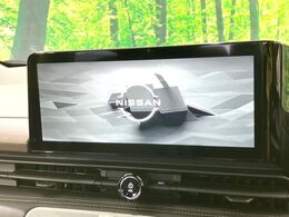 【メーカー純正ナビ】インテリアに溶け込むスタイリッシュな「専用設計」メーカーナビを装備♪視認性や操作性など基本性能にも優れ、より上質なカーライフをお楽しみいただけます。