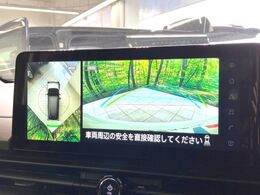 【アラウンドビューモニター】専用のカメラにより、上から見下ろしたような視点で360度クルマの周囲を確認することができます☆死角部分も確認しやすく、狭い場所での切り返しや駐車もスムーズに行えます。