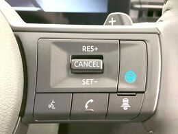 【プロパイロット】高速道路での長距離走行が楽に！！渋滞時と巡回走行のシーンで、アクセル・ブレーキ・ステアリングを自動で制御し、長距離運転の負担を軽減してくれます♪