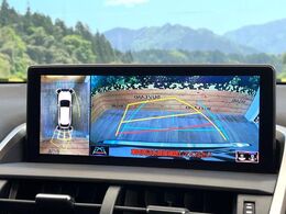 【10.3インチワイドナビ】高級感とインパクトのある大型ワイドナビを装備。各種オーディオ操作はもちろん、横長ワイド画面でのマップ2分割表示など、利便性も高いナビです♪