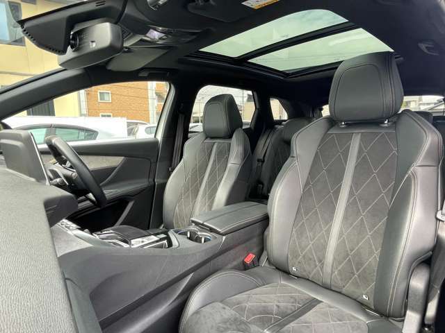 ご遠方の場合でも、下取り車両の金額を概算でお出しすることは可能でございます。車検証をお手元に、走行距離をご確認の上お問い合わせくださいませ。