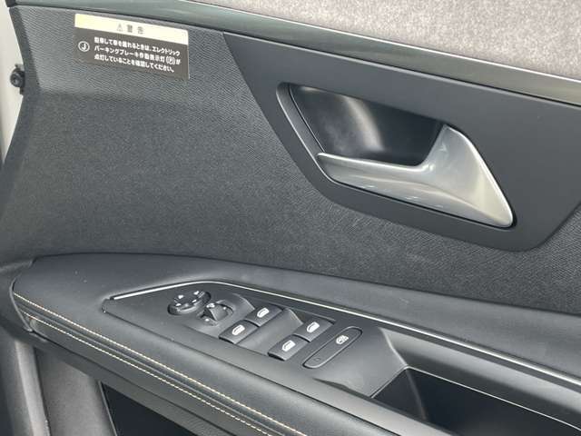 店舗にて現車の確認もいただけますので、お電話で在庫のご確認の上是非ご来店くださいませ！