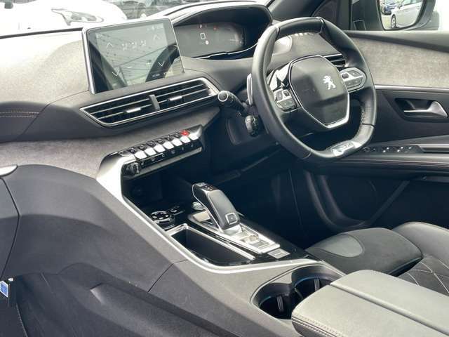 店舗にて現車の確認もいただけますので、お電話で在庫のご確認の上是非ご来店くださいませ！